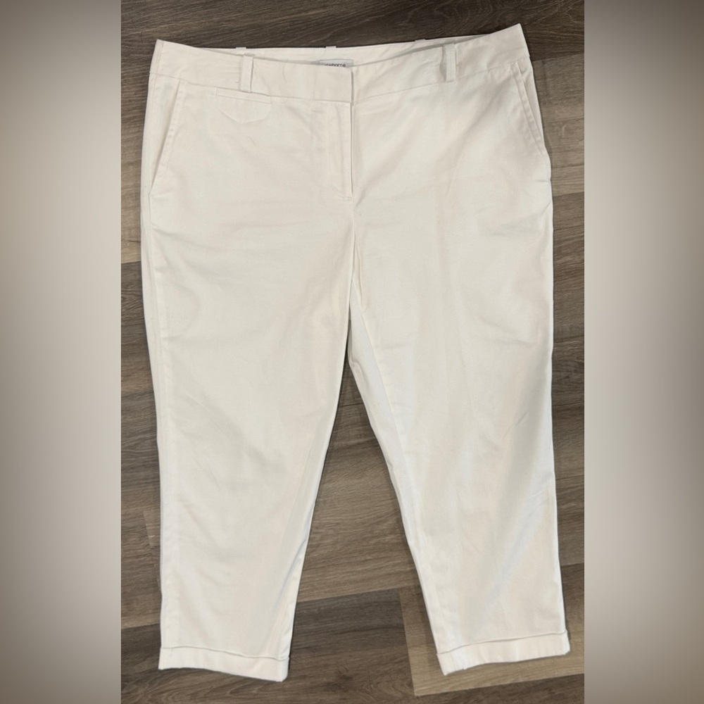 Liz Claiborne White Capris Pants